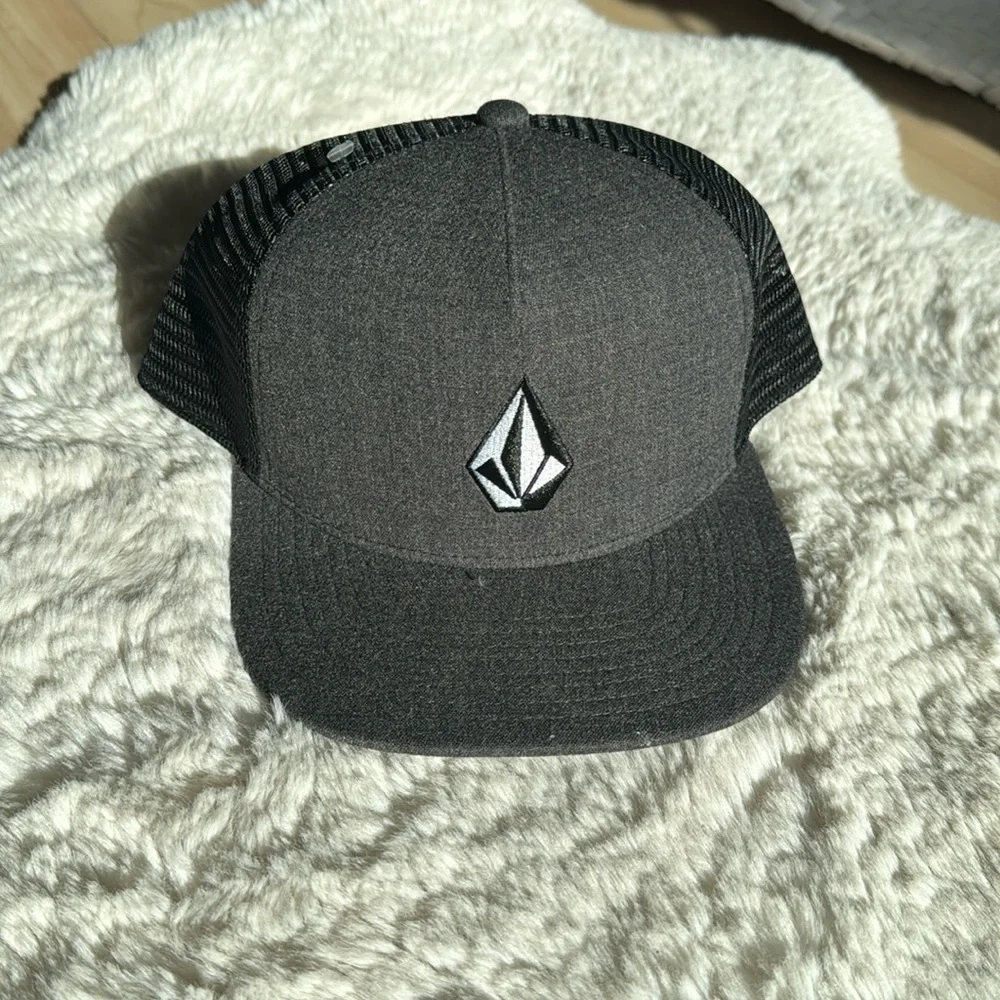 Volcom hate - Picture 1 of 2
